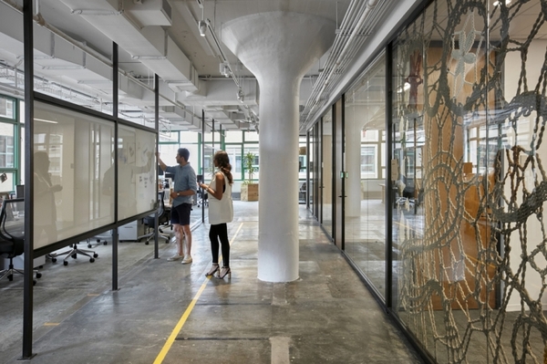 辦公室裝修得真文藝復(fù)古，忍不住拿來曬曬！