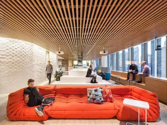 2000m2 像家一樣溫馨的辦公室，看完我心動了