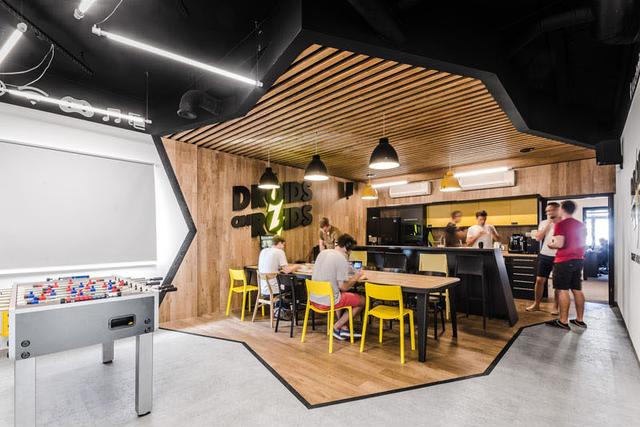 高端辦公室裝修設計經(jīng)典案例:波蘭Droids科技公司辦公室設計