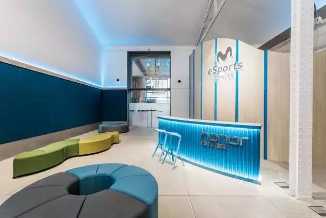 就喜歡這種天馬行空的藍(lán)，馬德里Movistar Riders辦公室設(shè)計